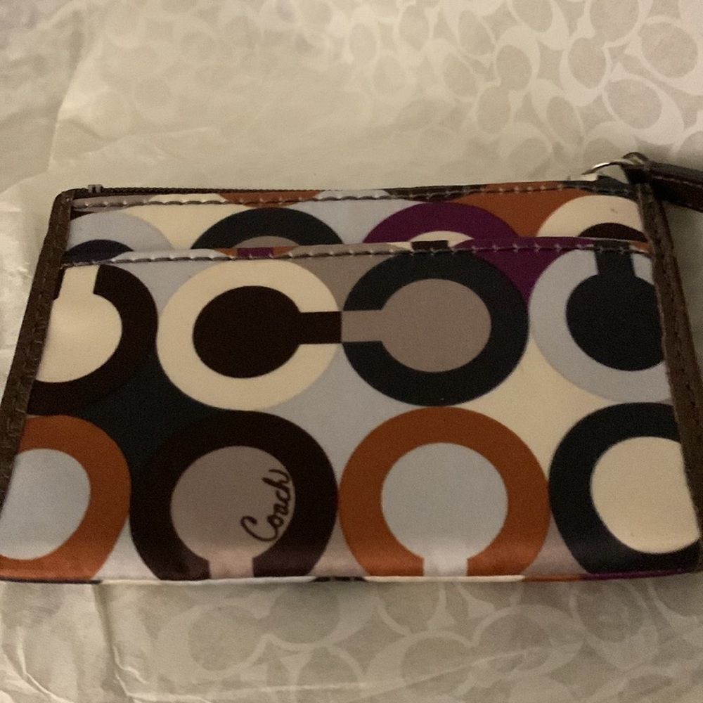 Coach Keychain Wallet - Picture 9 of 16